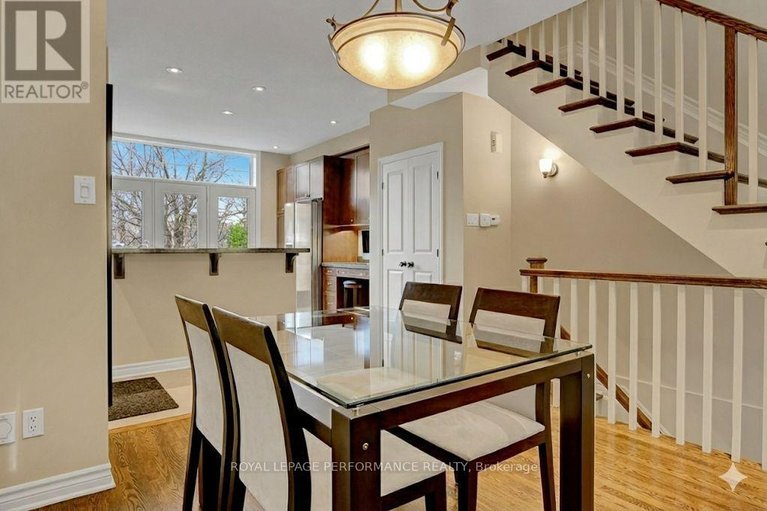 29445829/318-iona-street/westborohampton-park/ottawa/ontario/K1Z7B9_18