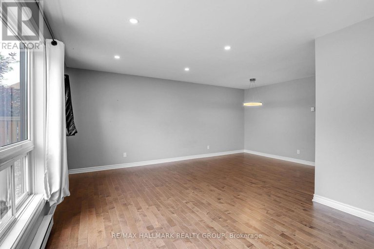 28506947/3b-woodvale-green/craig-henrywoodvale/ottawa/ontario/K2G4G9_14