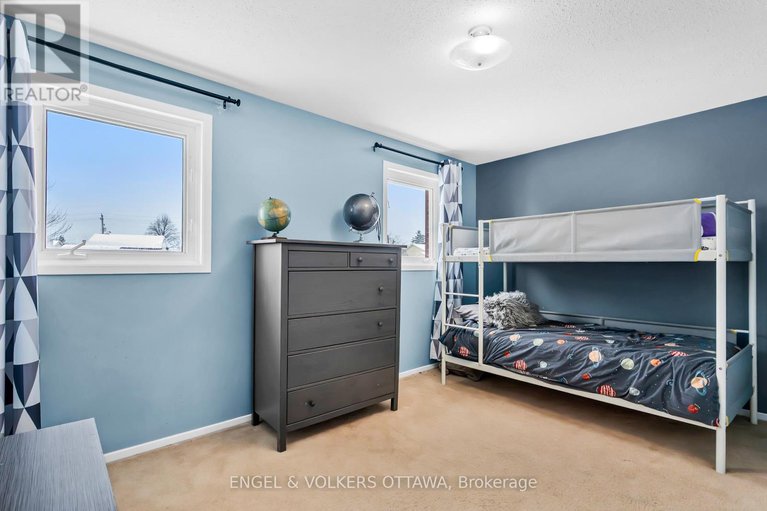 29373650/29-valley-ridge-street/borden-farmstewart-farmcarleton-heightsparkwood-hills/ottawa/ontario/K2E7W3_34