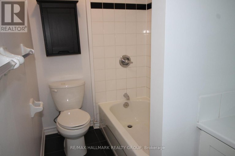 28750810/37-b-glenridge-road/meadowlandscrestview/ottawa/ontario/K2G1G2_17