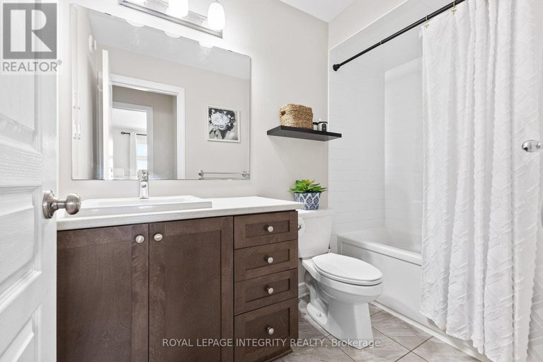 28756999/611-compass-street/mer-bleuebradley-estatesanderson-park/ottawa/ontario/K1W0J8_20