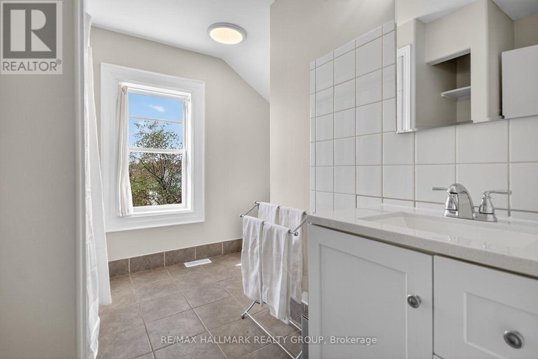 28983025/45-carleton-street/almonte/mississippi-mills/ontario/K0A1A0_35