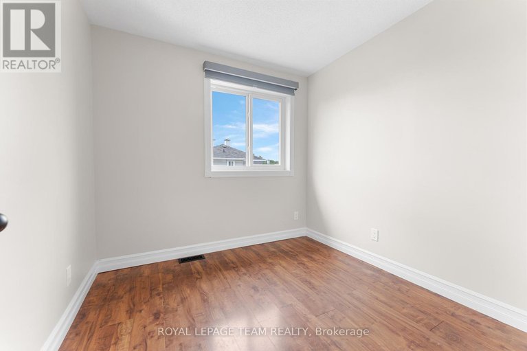28591921/20-80-mcdermot-court/katimavik/ottawa/ontario/K2L3V1_24