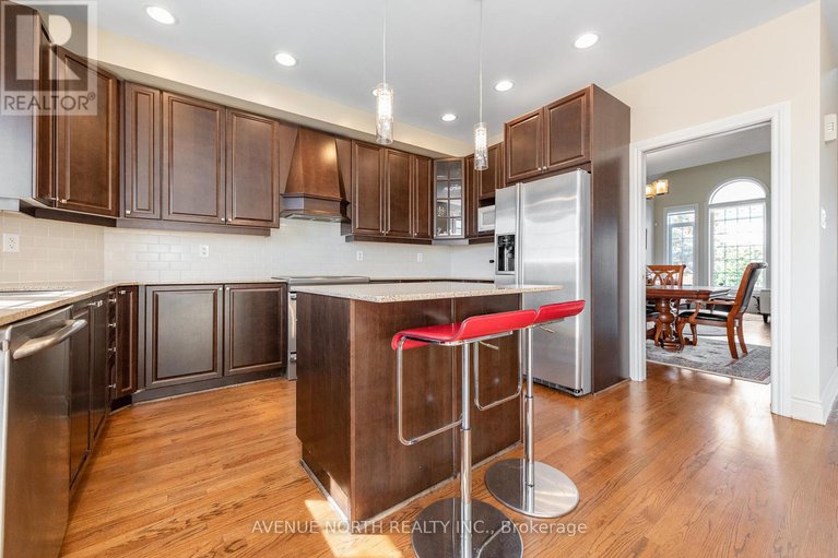 29331804/184-felicity-crescent/mer-bleuebradley-estatesanderson-park/ottawa/ontario/K1W0C2_14