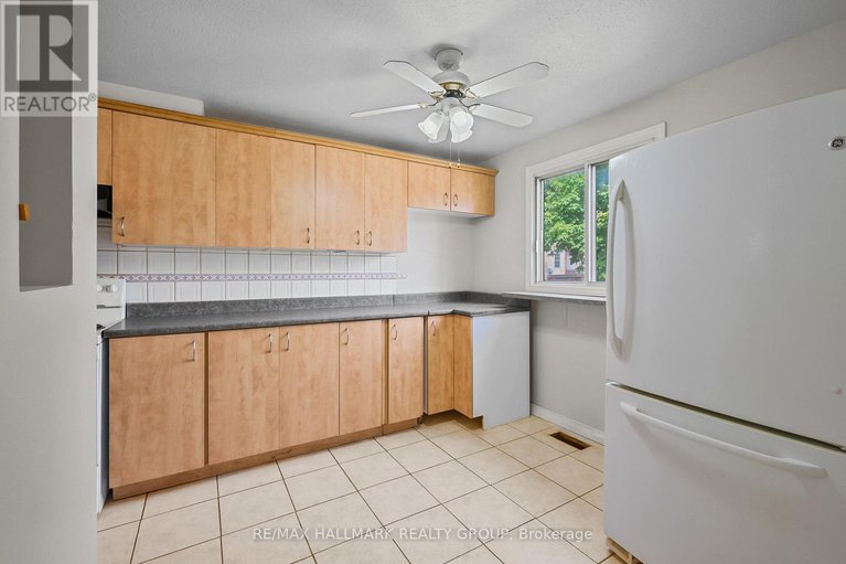 28817902/9-1483-bethamy-lane/beacon-hill-south/ottawa/ontario/K1J8P7_18