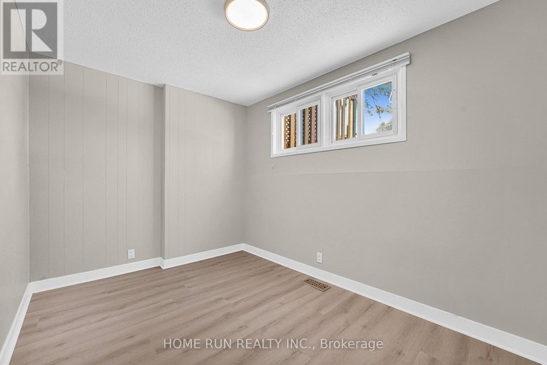 29500930/1259-meadowlands-drive-e/city-viewskylinefisher-heightsparkwood-hills/ottawa/ontario/K2E6K4_19