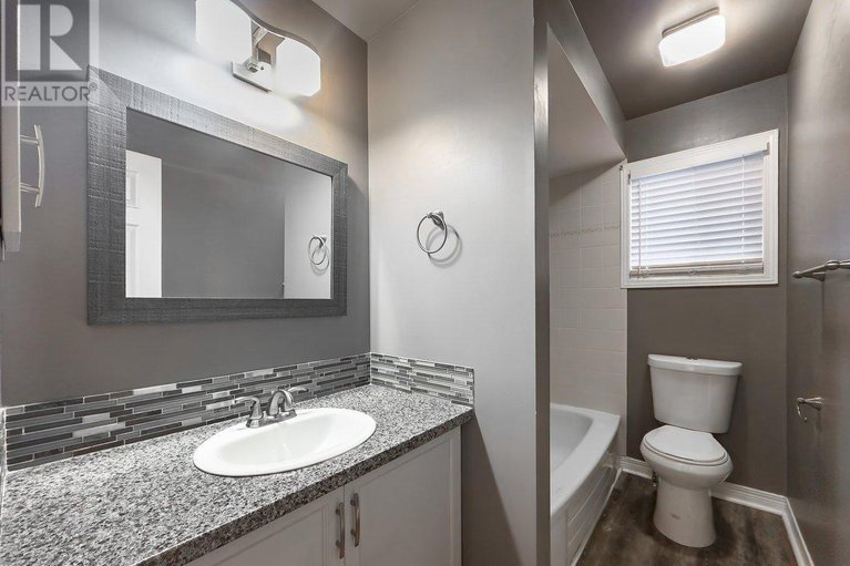 29060732/1791-tache-way/fallingbrookpineridge/ottawa/ontario/K4A2S7_33