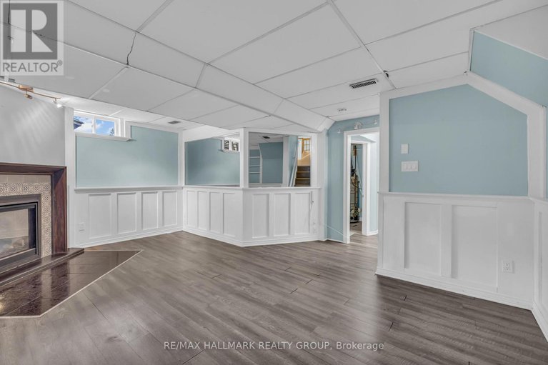 28280542/8-scharf-lane/glencairnhazeldean/ottawa/ontario/K2L2K2_33