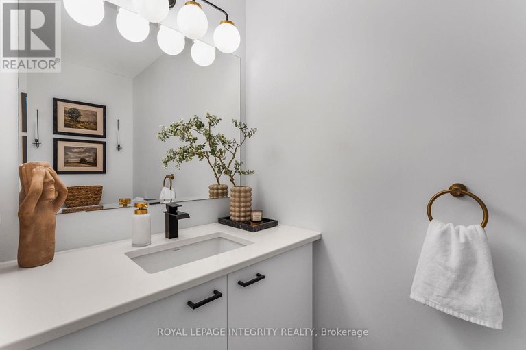 28914431/181-crevasse-road/mer-bleuebradley-estatesanderson-park/ottawa/ontario/K1W0H8_4
