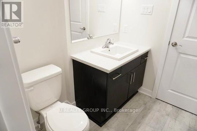 29048683/639-corporal-private/blossom-parkkemp-parkfindlay-creek/ottawa/ontario/K1X0M7_22