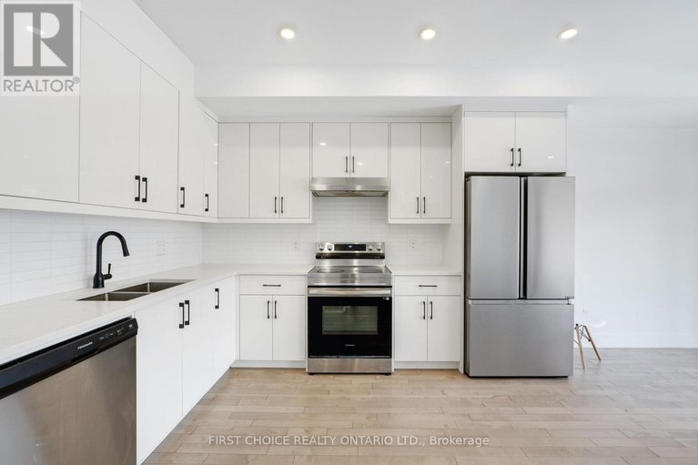 29428404/269-queen-mary-street/overbrookcastle-heights/ottawa/ontario/K1K1X1_14