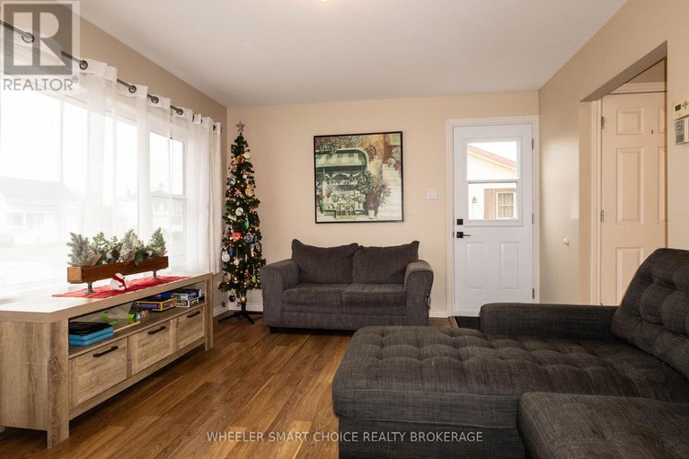 29136480/17-adam-dixon-avenue/long-sault/south-stormont/ontario/K0C1P0_5