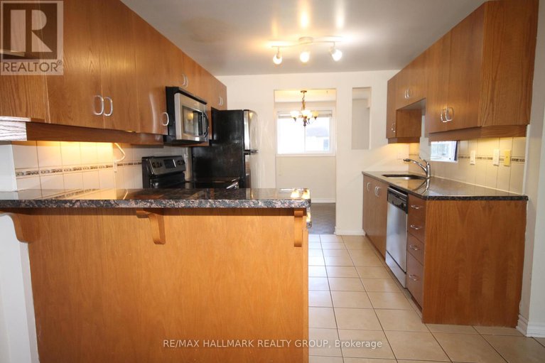 28637168/37-b-glenridge-road/meadowlandscrestview/ottawa/ontario/K2G1G2_3