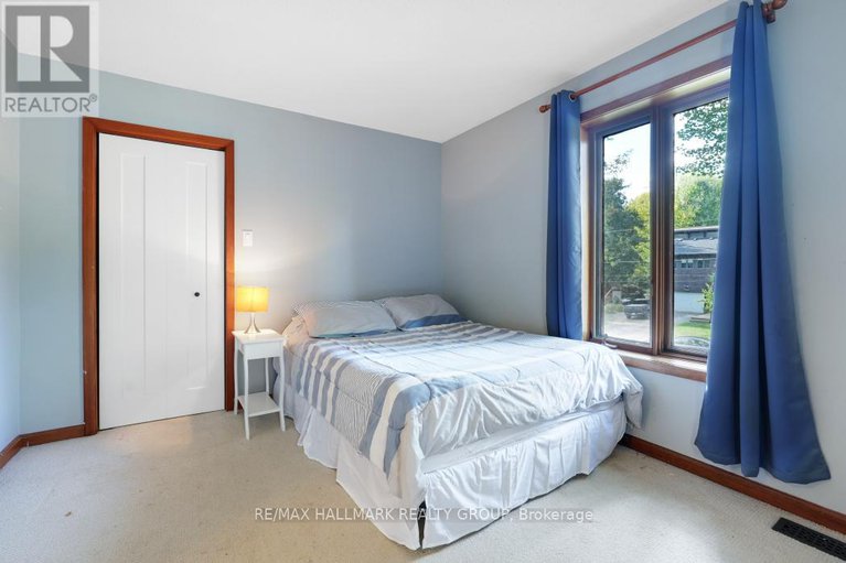 28857388/5498-edgewater-drive/manotick-east-to-manotick-station/ottawa/ontario/K4M1B4_18