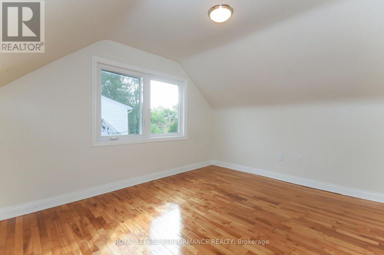 28902188/274-queen-mary-street/overbrookcastle-heights/ottawa/ontario/K1K1X2_28