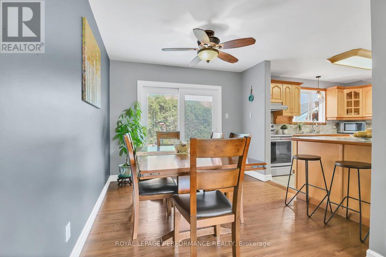 28625415/2117-valley-drive/elmvale-acresurbandale/ottawa/ontario/K1G2P6_11