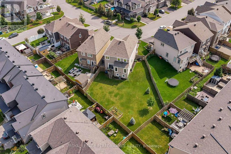 28871185/16-sweetbay-circle/stittsville-north/ottawa/ontario/K2S0W8_2