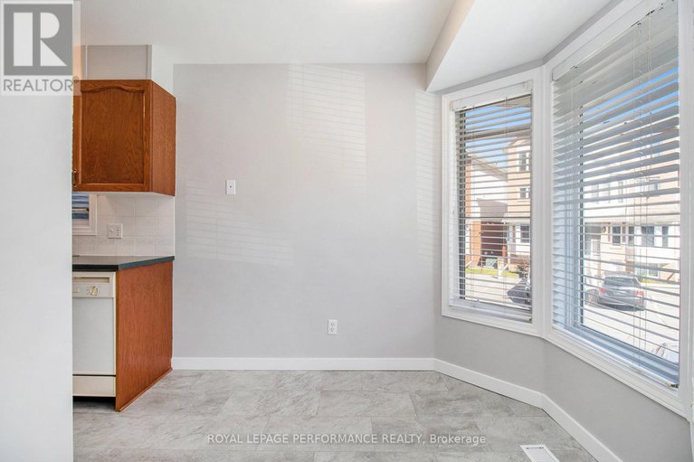 28638176/1673-locksley-lane/beaconwood/ottawa/ontario/K1J1B6_7