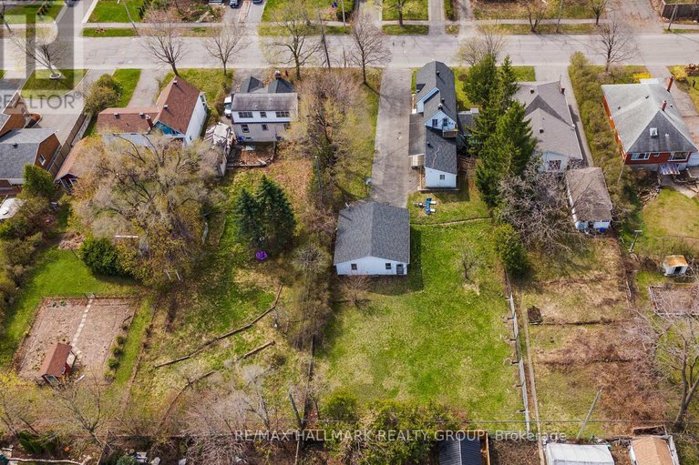 29030664/279285-pleasant-park-road/alta-vistafaircrest-heights/ottawa/ontario/K1H5M7_8