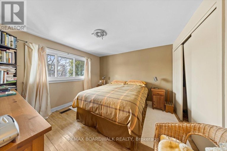 29467725/151-riverdale-avenue/old-ottawa-southrideau-gardens/ottawa/ontario/K1S1R1_46