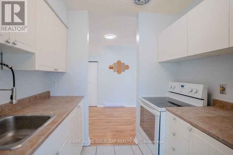 28529212/75-5-sonnet-crescent/westcliffe-estates/ottawa/ontario/K2H8W8_15