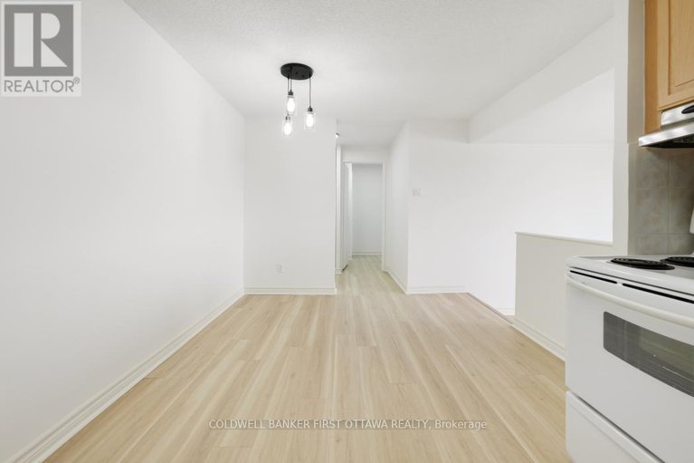 29326516/1107-1100-ambleside-drive/woodroffe/ottawa/ontario/K2B8G6_13