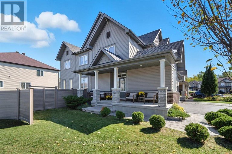 28956956/200-enclave-walk/mer-bleuebradley-estatesanderson-park/ottawa/ontario/K1W0J4_2