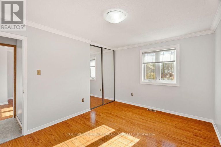 28945918/121-topley-crescent/hunt-club-park/ottawa/ontario/K1G4N2_32