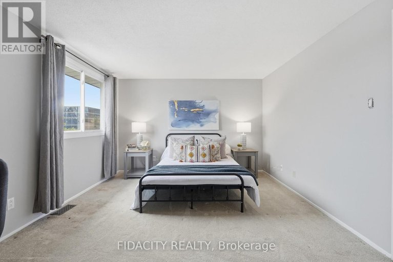 29621075/31-16-glencoe-street/arlington-woods/ottawa/ontario/K2H8S6_25