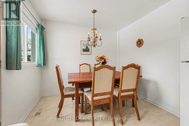 29399475/990-harkness-avenue/riverside-park/ottawa/ontario/K1V6P2_14