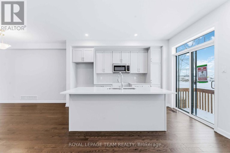 28486435/742-fairline-row/emerald-meadowstrailwest/ottawa/ontario/K2V0V7_10