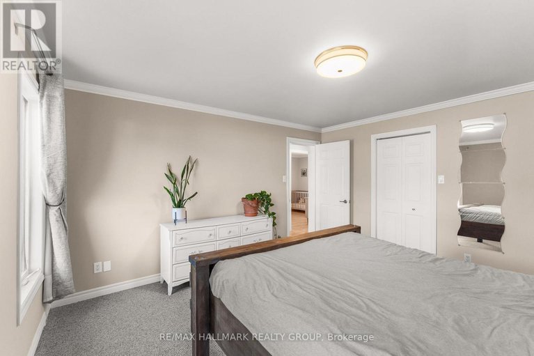 29050098/2605-pierrette-drive/cumberland-estates/ottawa/ontario/K4C1B6_21