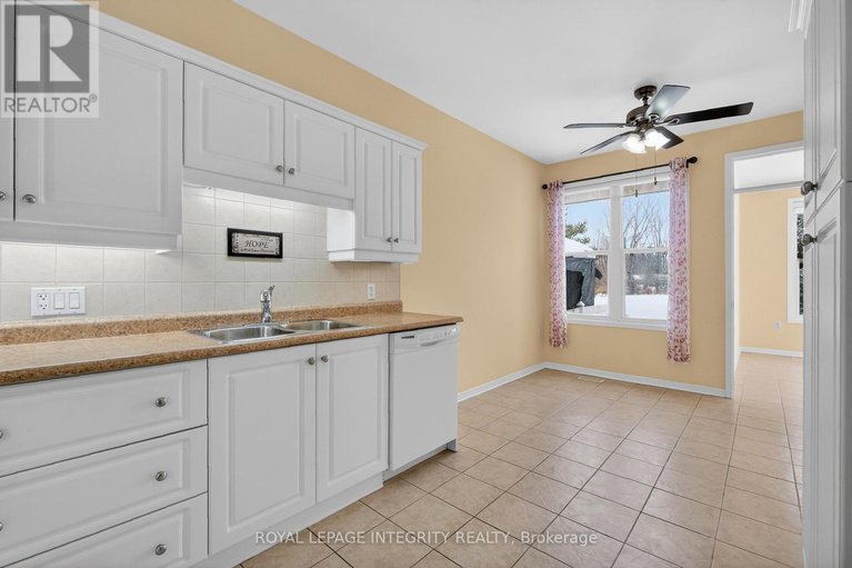 29356022/657-country-trail-private/carlsbad-springs/ottawa/ontario/K0A1K0_14