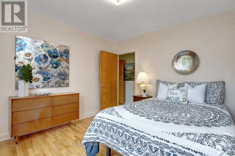 28697255/617-gardenvale-road/castle-heightsrideau-high/ottawa/ontario/K1K1E5_17