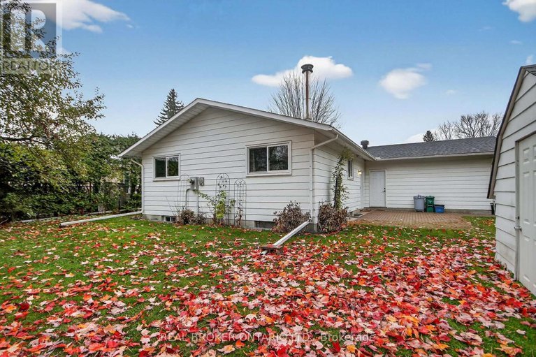 29078632/89-country-lane-w/glencairnhazeldean/ottawa/ontario/K2L1J4_30