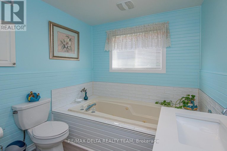 29649021/892-beauchamp-avenue/hiawatha-parkconvent-glen/ottawa/ontario/K1C3A7_20