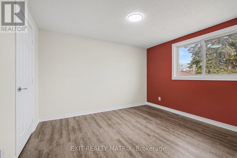 29672750/b-1468-heatherington-road/heron-gateindustrial-park/ottawa/ontario/K1V6S1_15