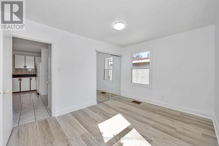 28423853/195-baribeau-street/vanier/ottawa/ontario/K1L7R4_20