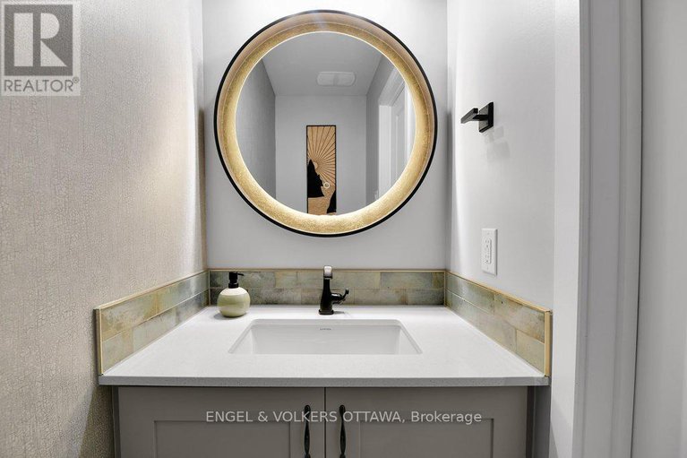 29357052/134-winterhaven-drive/mer-bleuebradley-estatesanderson-park/ottawa/ontario/K1W0H4_18