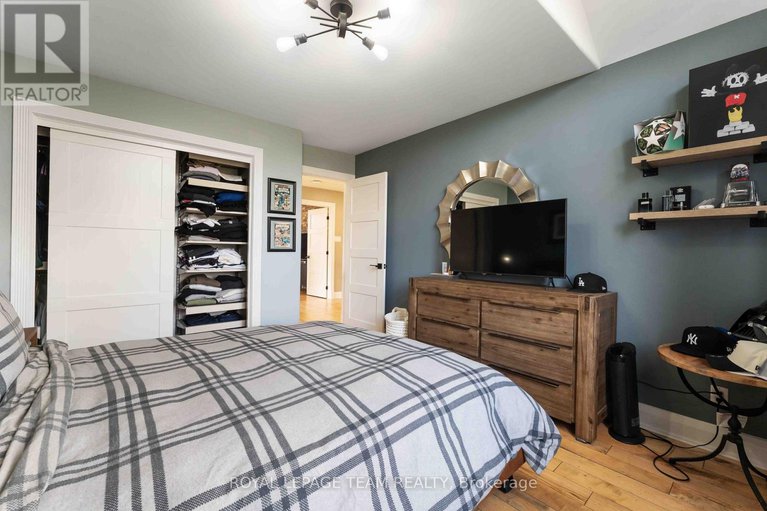 29060965/1466-rhea-place/cedardale/ottawa/ontario/K1V1H1_30