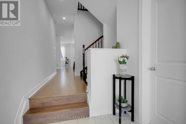 29123804/652-decoeur-drive/avalon-west/ottawa/ontario/K4A1G4_19