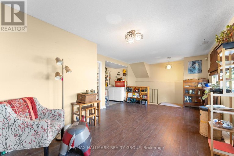 29066356/3960-farmers-way/carlsbad-springs/ottawa/ontario/K0A1K0_24