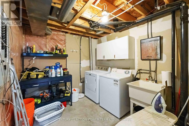 28258821/1887-hialeah-drive/fallingbrookgardenway-south/ottawa/ontario/K4A3T3_40