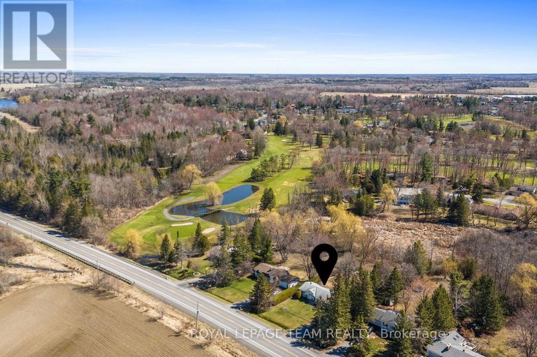 28656808/6481-rideau-valley-drive-n/manotick-south-to-roger-stevens/ottawa/ontario/K4M1B3_42