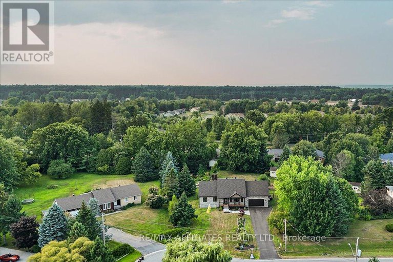 28731619/3-longtin-street/clarencerockland-twp/clarence-rockland/ontario/K0A1E0_46
