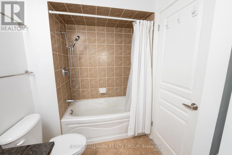 29642521/1007-200-besserer-street/sandy-hill/ottawa/ontario/K1N0A7_17