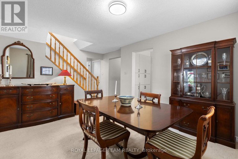 28918556/24-hyannis-avenue/cedargrovefraserdale/ottawa/ontario/K2J2W8_12
