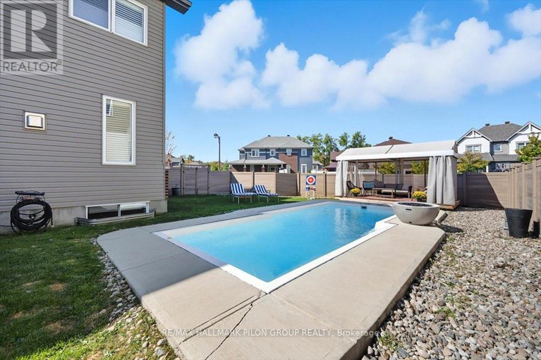 28956956/200-enclave-walk/mer-bleuebradley-estatesanderson-park/ottawa/ontario/K1W0J4_32