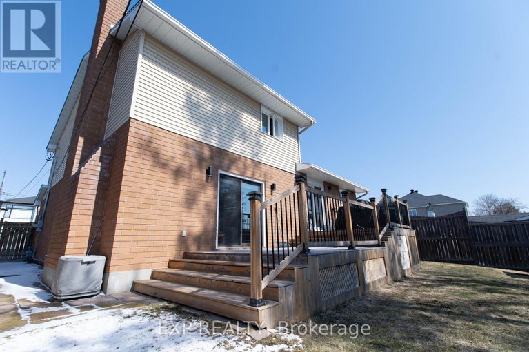 29593883/1534-rosebella-avenue/blossom-parkkemp-parkfindlay-creek/ottawa/ontario/K1T1E8_43