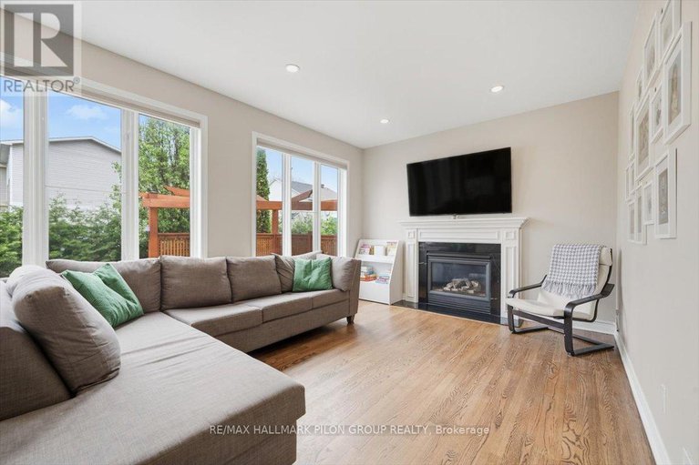 28971339/4434-rainforest-drive/riverside-southgloucester-glen/ottawa/ontario/K1V1L6_11